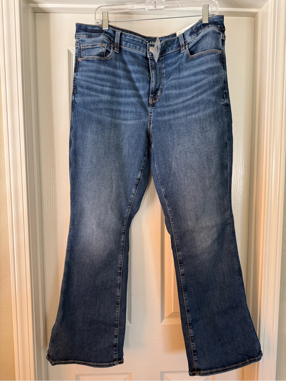 NWT American Eagle Outfitters Bootcut Jeans - Medium Blue Denim